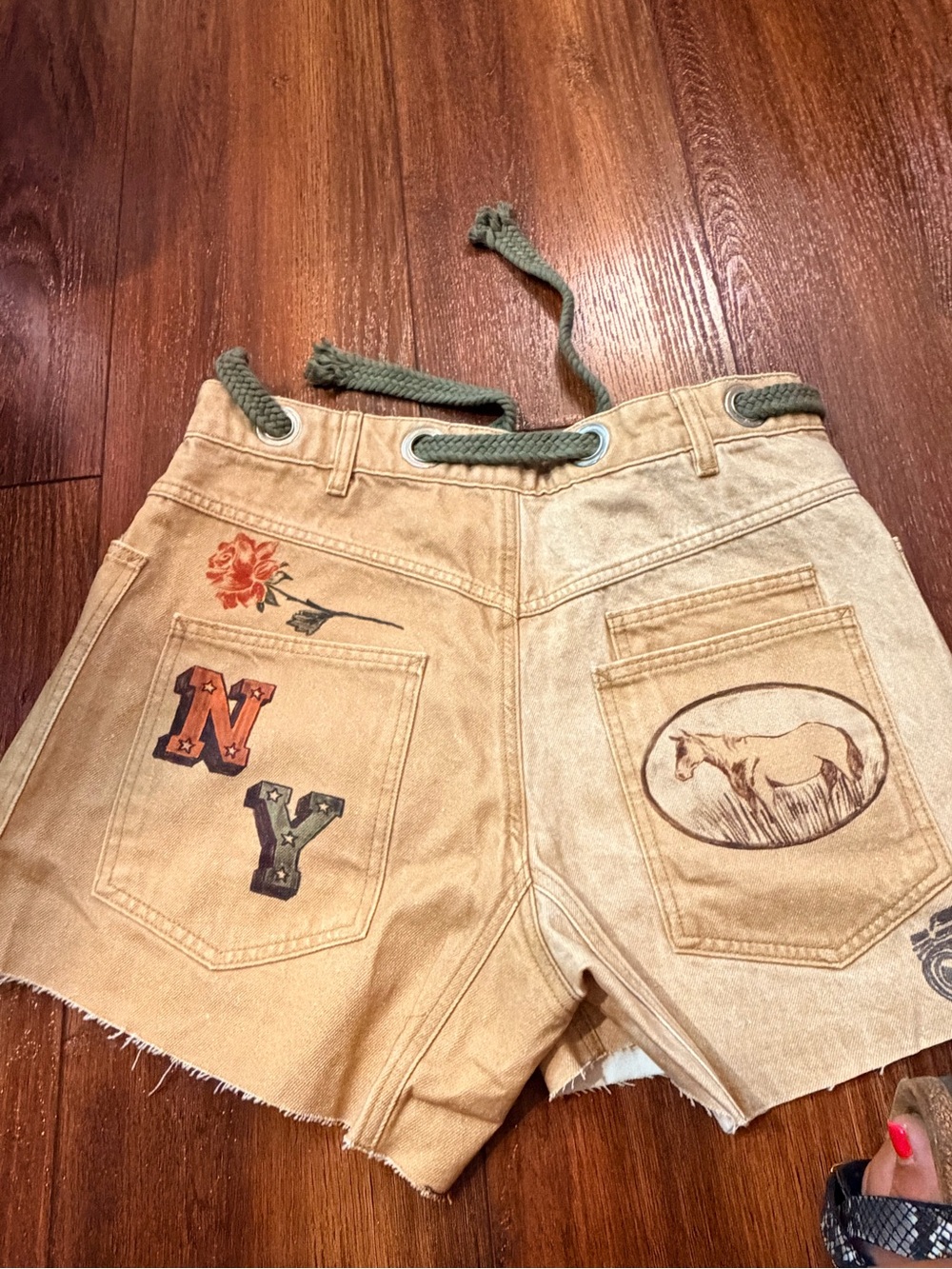We The Free moxie Shorts NY horse - Picture 4 of 4